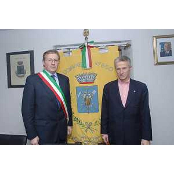 Il Sindaco di Visco con il Presidente della Regione nella sede municipale di Visco. (Visco 15/03/08)