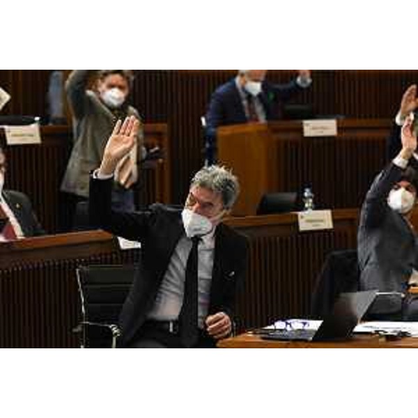 Votazione unanime della mozione Moras - Votazione unanime della mozione Moras