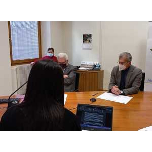 L'intervento di Piero Mauro Zanin nel corso dell'incontro-dibattito - L'intervento di Piero Mauro Zanin nel corso dell'incontro-dibattito