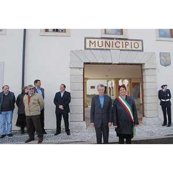 Il Presidente della Regione con il Sindaco di Sequals. (Sequals 20/03/08)