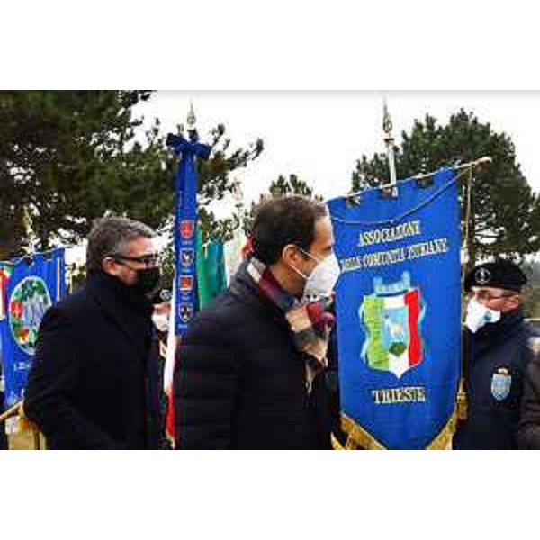 L'assessore Roberti alla Foiba di Basovizza insieme al governatore Fedriga - L'assessore Roberti alla Foiba di Basovizza insieme al governatore Fedriga 