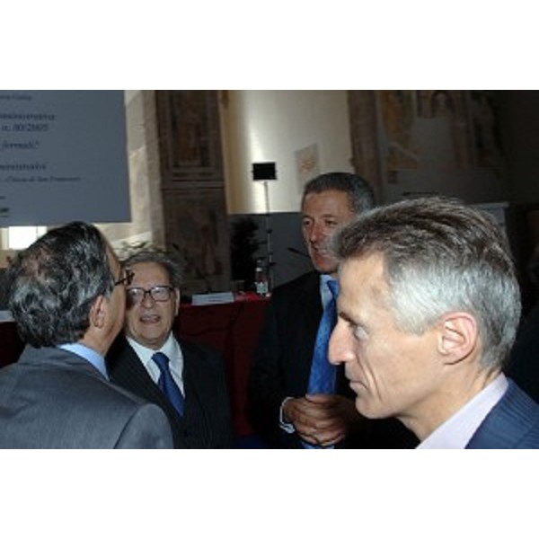 Riccardo Illy (Presidente della Regione FVG con Alberto de Roberto (Presidente del Consiglio di Stato) a convegno di Studi Amministrativi (Cividale, 20/05/06)