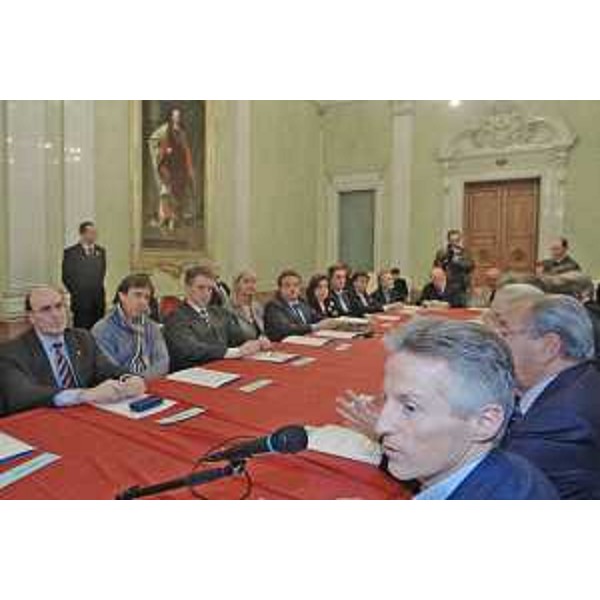 Il Presidente della Regione alla firma dell'Accordo di programma che dà il via a Ditenave - Distretto Tecnologico Navale e Nautico del Friuli Venezia Giulia, nella sede della Regione a Trieste. (Trieste 25/03/08)