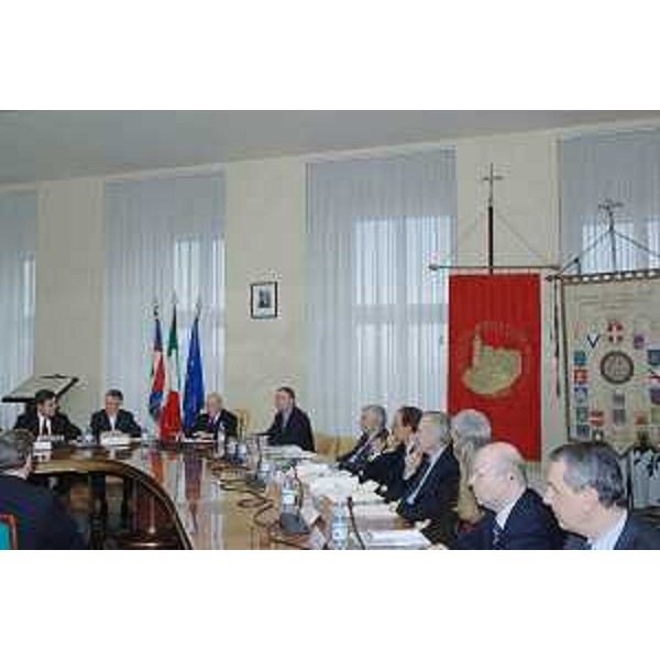 Il Presidente della Repubblica Giorgio Napolitano all'Università di Trieste, presenti il Rettore Francesco Peroni e il Presidente della Regione. (Trieste 27/03/08)