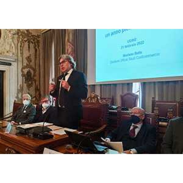 L'intervento dell'assessore regionale alle attività produittive Sergio Emidio Bini alla tavola rotonda promossa da Confcommercio, svoltasi a Palazzo Belgrado a Udine - L'intervento dell'assessore regionale alle attività produittive Sergio Emidio Bini alla tavola rotonda promossa da Confcommercio, svoltasi a Palazzo Belgrado a Udine