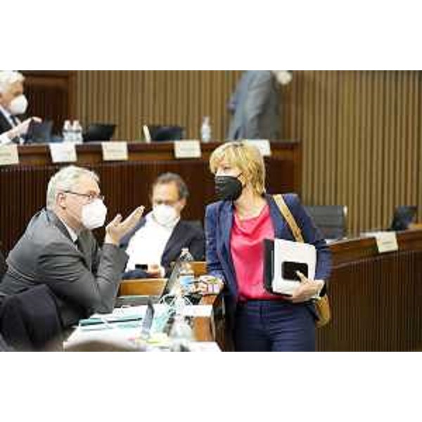 Mauro Bordin (Lega) con l'assessore regionale alle Finanze, Barbara Zilli - Mauro Bordin (Lega) con l'assessore regionale alle Finanze, Barbara Zilli