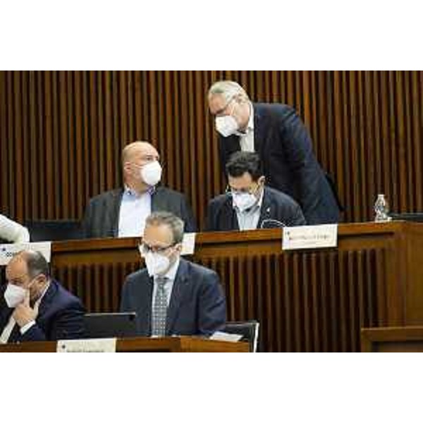 Roberto Cosolini (Pd) dialoga con Mauro Bordin (Lega) - Roberto Cosolini (Pd) dialoga con Mauro Bordin (Lega)