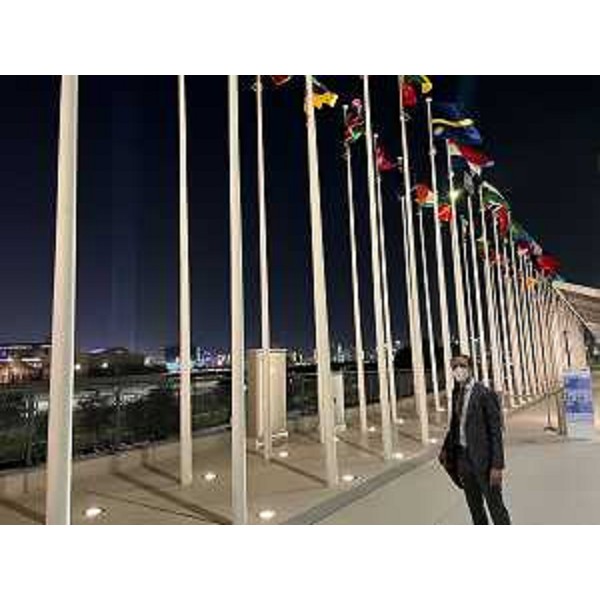 Il Governatore della Regione Massimiliano Fedriga all'esterno dei padiglioni dell'Expo a Dubai - Il Governatore della Regione Massimiliano Fedriga all'esterno dei padiglioni dell'Expo a Dubai