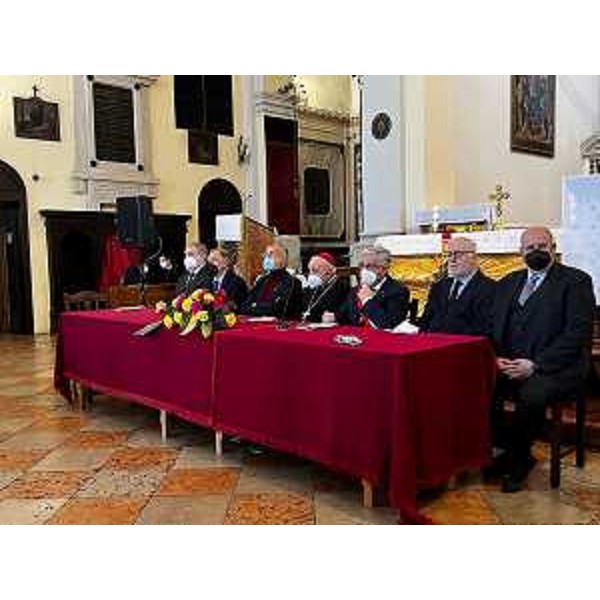 Le autorità ospiti della cerimonia inagurale per la mostra dedicata a don Emilio de Roja - Le autorità ospiti della cerimonia inagurale per la mostra dedicata a don Emilio de Roja