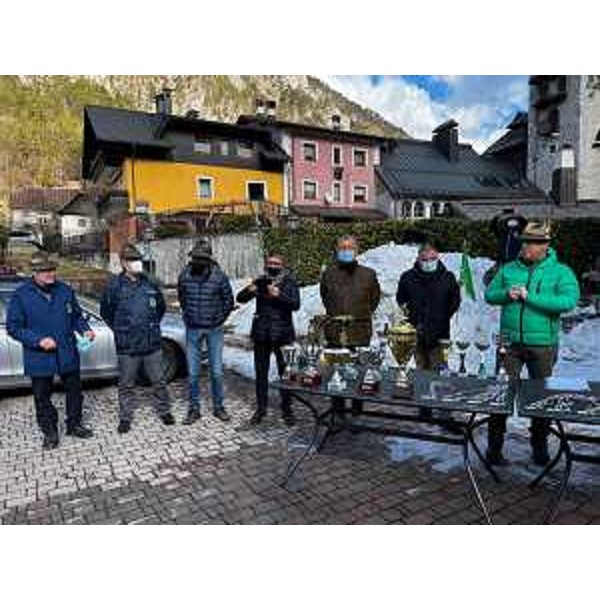 Le autorità impegnate nelle premiazioni del 10° Memorial Presidente Rinaldo Paravan - Le autorità impegnate nelle premiazioni del 10° Memorial Presidente Rinaldo Paravan