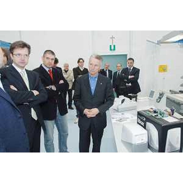 Il Presidente della Regione nel corso della visita ad aziende della zona industriale di Attimis. (Attimis 03/04/08)