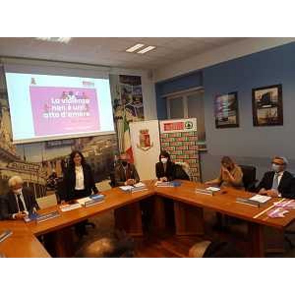 Un momento della presentazione ospitata dalla Questura di Trieste - Un momento della presentazione ospitata dalla Questura di Trieste