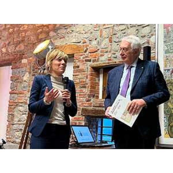 L'assessore alle Finanze Barbara Zilli alla presentazione del volume "I de Claricini Dornpacher in Friuli" - L'assessore alle Finanze Barbara Zilli alla presentazione del volume "I de Claricini Dornpacher in Friuli"