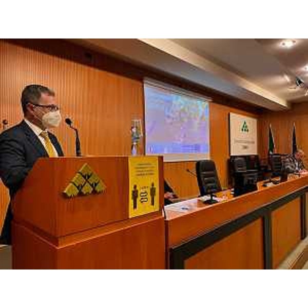 L'assessore regionale alle Risorse agroalimentari Stefano Zannier alla presentazione del progetto Biovitis a Tolmezzo - L'assessore regionale alle Risorse agroalimentari Stefano Zannier alla presentazione del progetto Biovitis a Tolmezzo