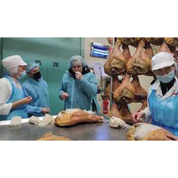 La visita dell'assessore regionale alle Attività produttive Sergio Emidio Bini al prosciuttificio Wolf di Sauris - La visita dell'assessore regionale alle Attività produttive Sergio Emidio Bini al prosciuttificio Wolf di Sauris