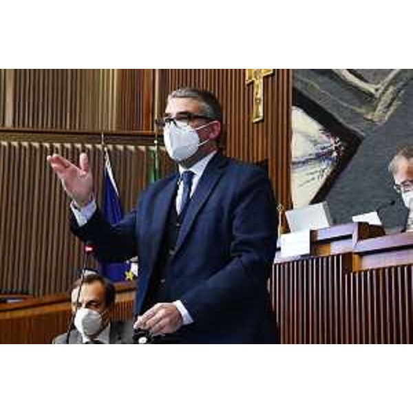 Lassessore regionale alle Autonomie locali, Pierpaolo Roberti, durante la discussione in Consiglio regionale sulla legge regionale 158 recante "Disposizioni in materia di elezioni comunali del 2022. Modifiche alla legge regionale 19/2013" - Lassessore regionale alle Autonomie locali, Pierpaolo Roberti, durante la discussione in Consiglio regionale sulla legge regionale 158 recante "Disposizioni in materia di elezioni comunali del 2022. Modifiche alla legge regionale 19/2013"