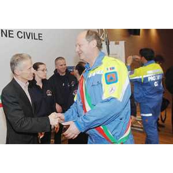 Il Presidente della Regione nel corso della cerimonia di consegna della Medaglia di Pubblica Benemerenza, nella sede regionale di Udine. (Udine 05/04/08) 