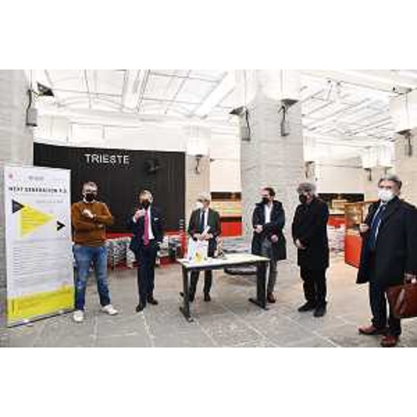 Punto stampa sul corso Next Generation Pa a Trieste. Da sinistra a destra: l'assessore regionale Pierpaolo Roberti, il professor Vittorio Manes, il professor Gian Paolo Dolso, l'assessore comunale Stefano Avian, Fabio Lorenzut, segretario generale del Comune di Trieste e il magistrato Antonio De Nicolo - Punto stampa sul corso Next Generation Pa a Trieste. Da sinistra a destra: l'assessore regionale Pierpaolo Roberti, il professor Vittorio Manes, il professor Gian Paolo Dolso, l'assessore comunale Stefano Avian, Fabio Lorenzut, segretario generale del Comune di Trieste e il magistrato Antonio De Nicolo