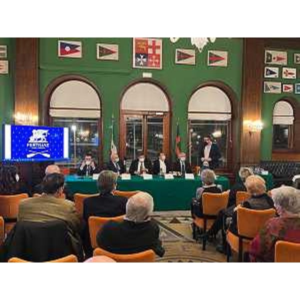 Lassessore regionale ai Corregionali allestero, Pierpaolo Roberti, durante la presentazione dellEcomuseo Egea-Una luce sulla memoria e del libro Locanda Fertilia-Il segreto della fertilità. - Lassessore regionale ai Corregionali allestero, Pierpaolo Roberti, durante la presentazione dellEcomuseo Egea-Una luce sulla memoria e del libro Locanda Fertilia-Il segreto della fertilità.