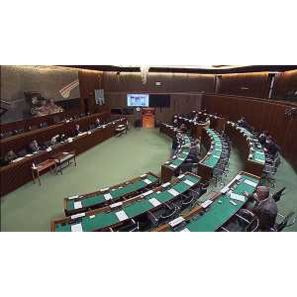 La VI Commissione riunita in aula durante le audizioni - La VI Commissione riunita in aula durante le audizioni