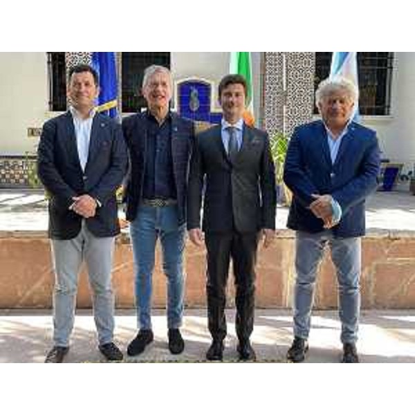 La delegazione del Cr Fvg, guidata dal presidente Piero Mauro Zanin, insieme al console Marco Bocchi - La delegazione del Cr Fvg, guidata dal presidente Piero Mauro Zanin, insieme al console Marco Bocchi