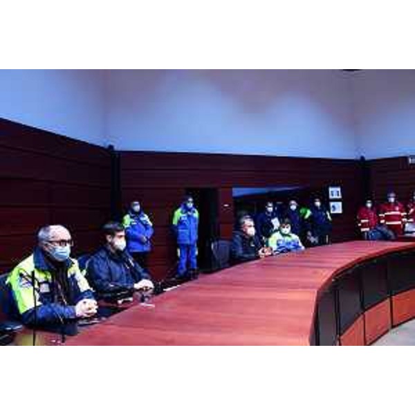 Il vicegovernatore della Regione con delega alla Protezione civile Riccardo Riccardi alla centrale operativa di Palmanova al momento della partenza volontari che compongono la colonna partita dei volontari per Michalovce, in Slovacchia, nei pressi del confine ucraino. - Il vicegovernatore della Regione con delega alla Protezione civile Riccardo Riccardi alla centrale operativa di Palmanova al momento della partenza volontari che compongono la colonna partita dei volontari per Michalovce, in Slovacchia, nei pressi del confine ucraino.