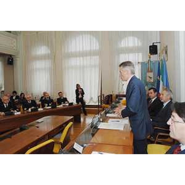 Il Presidente della Regione e l'Assessore regionale alle Infrastrutture di Trasporto alla riunione sulla gestione del demanio marittimo, nel Municipio di Monfalcone. (Monfalcone 08/04/08)