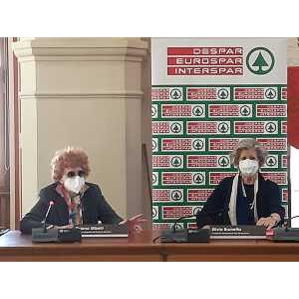 A sinistra della foto l'assessore regionale Tiziana Gibelli durante la presentazione dell'iniziativa - A sinistra della foto l'assessore regionale Tiziana Gibelli durante la presentazione dell'iniziativa