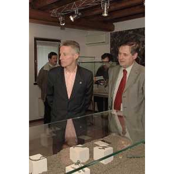 Il Presidente della Regione visita la mostra "Sevegliano romana, crocevia commerciale dai Celti ai Longobardi", a Sevegliano di Bagnaria Arsa. (Bagnaria Arsa 08/04/08) 