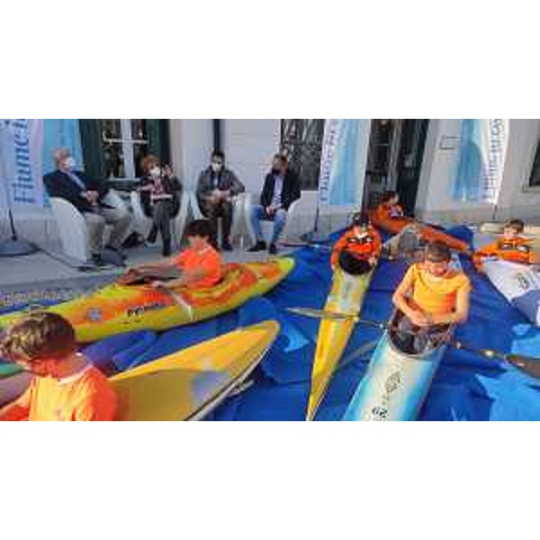 L'assessore regionale alla Cultura e allo Sport Tiziana Gibelli a San Giorgio di Nogaro alla presentazione del progetto "Fiume in corso" - L'assessore regionale alla Cultura e allo Sport Tiziana Gibelli a San Giorgio di Nogaro alla presentazione del progetto "Fiume in corso"