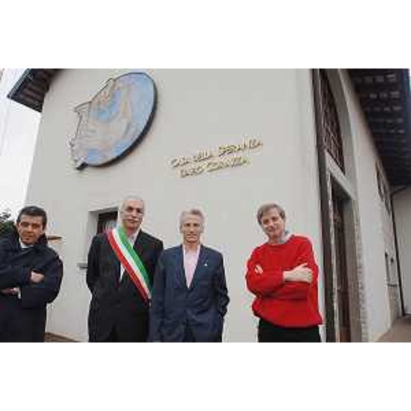 Il Presidente della Regione visita la Casa della Speranza a Santa Maria la Longa. (Santa Maria la Longa 08/04/08)