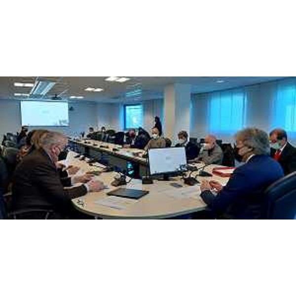 La riunione con le parti sindacali e le categorie economiche con l'assessore regionale alle Attività produttive e Turismo, Sergio Emidio Bini. - La riunione con le parti sindacali e le categorie economiche con l'assessore regionale alle Attività produttive e Turismo, Sergio Emidio Bini.