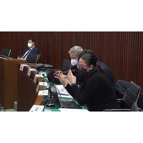 La seduta della V Commissione - La seduta della V Commissione 