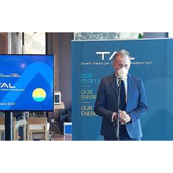 L'assessore regionale alla Difesa dell'ambiente, energia e sviluppo sostenibile Fabio Scoccimarro all'incontro istituzionale con i vertici della Tal - L'assessore regionale alla Difesa dell'ambiente, energia e sviluppo sostenibile Fabio Scoccimarro all'incontro istituzionale con i vertici della Tal 