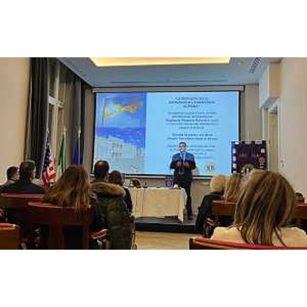Lassessore regionale a Sicurezza e Immigrazione Pierpaolo Roberti durante levento "La risposta delle istituzioni allemergenza Ucraina" organizzato a Trieste dal Lyons Club Trieste Alto Adriatico - Lassessore regionale a Sicurezza e Immigrazione Pierpaolo Roberti durante levento "La risposta delle istituzioni allemergenza Ucraina" organizzato a Trieste dal Lyons Club Trieste Alto Adriatico