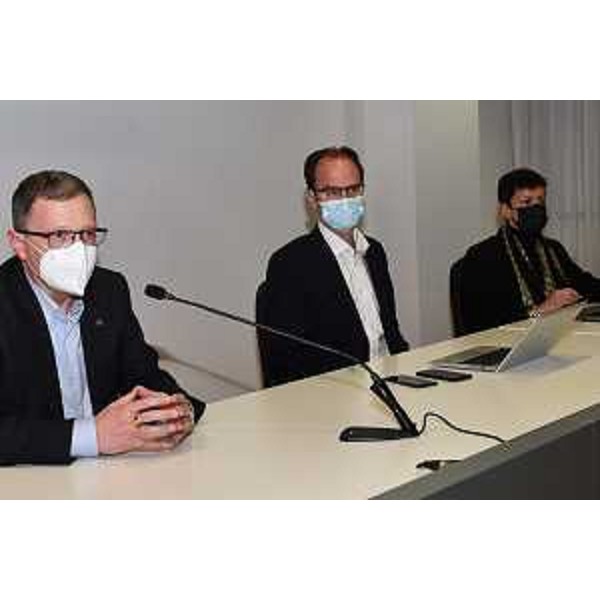 Lassessore regionale alle Risorse agroalimentari, forestali, ittiche e Montagna, Stefano Zannier, intervenuto all'incontro tenutosi nella sede di Udine della Regione, incentrato sul problema della carenza idrica. - Lassessore regionale alle Risorse agroalimentari, forestali, ittiche e Montagna, Stefano Zannier, intervenuto all'incontro tenutosi nella sede di Udine della Regione, incentrato sul problema della carenza idrica.