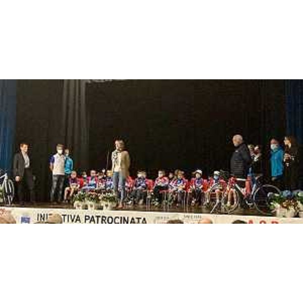 L'assessore regionale Barbara Zilli alla presentazione della 48ma stagione della Società ciclistica Bujese - L'assessore regionale Barbara Zilli alla presentazione della 48ma stagione della Società ciclistica Bujese 