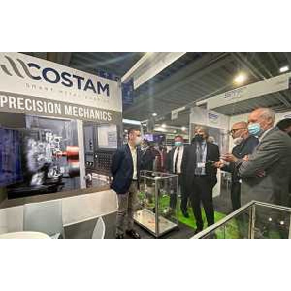 La visita dell'assessore regionale alle Attività produttive Sergio Emidio Bini ad uno degli stand presenti a Samuexpo a Pordenone - La visita dell'assessore regionale alle Attività produttive Sergio Emidio Bini ad uno degli stand presenti a Samuexpo a Pordenone