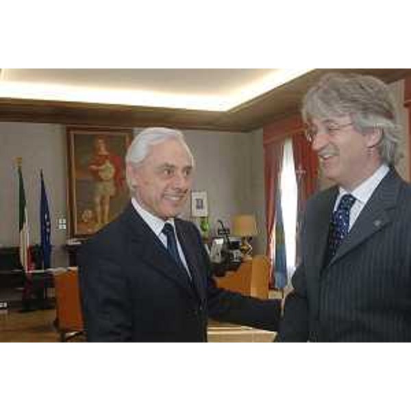 Giovanni Balsamo (Prefetto Trieste) riceve Renzo Tondo (Presidente Friuli Venezia Giulia) nella sede della Prefettura a Trieste. (Trieste 23/04/08) 