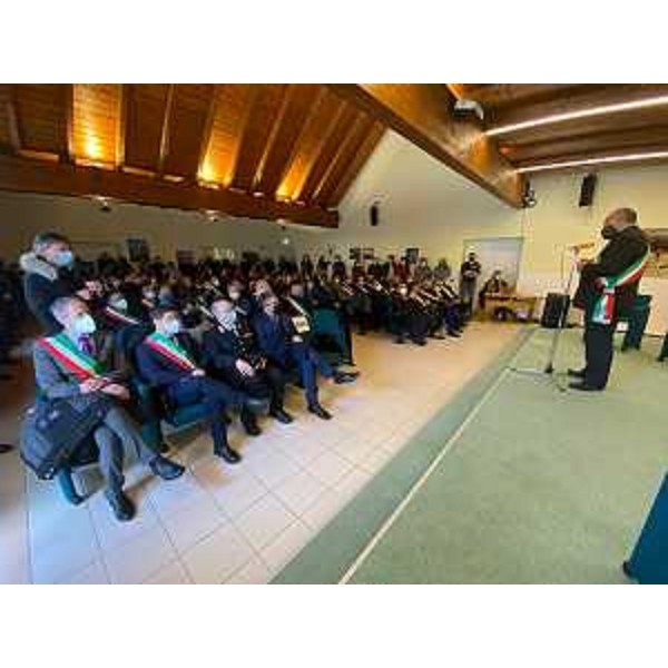 Una fase della cerimonia a Casiacco di Vito d'asio dove si sono tenuti i discorsi ufficiali - Una fase della cerimonia a Casiacco di Vito d'asio dove si sono tenuti i discorsi ufficiali