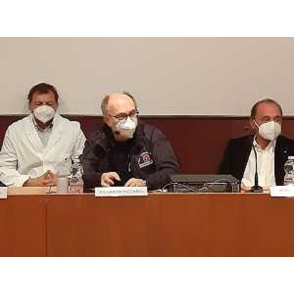 Il vicegovernatore Riccardo Riccardi tra il dottor Massimo La Raja e il direttore generale di Asugi Antonio Poggiana all'auditorium dell'ospedale San Polo di Monfalcone - Il vicegovernatore Riccardo Riccardi tra il dottor Massimo La Raja e il direttore generale di Asugi Antonio Poggiana all'auditorium dell'ospedale San Polo di Monfalcone