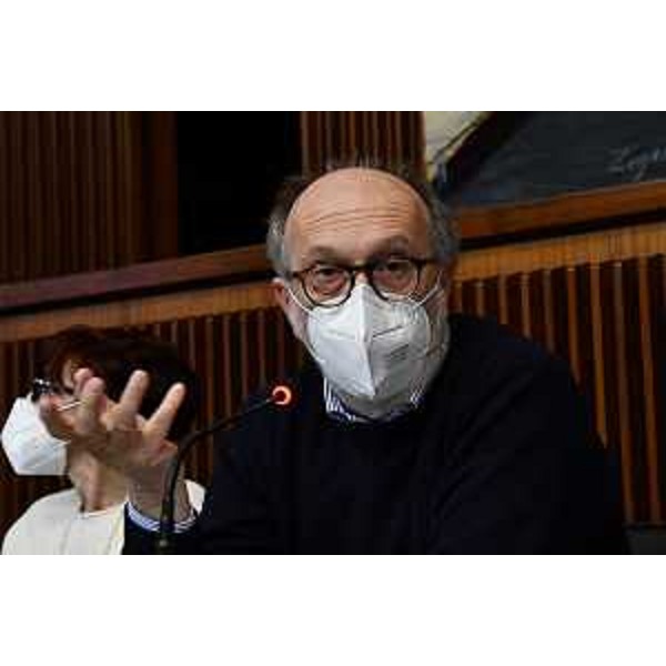 Il vicegovernatore Riccardi durante la commissione - Il vicegovernatore Riccardi durante la commissione