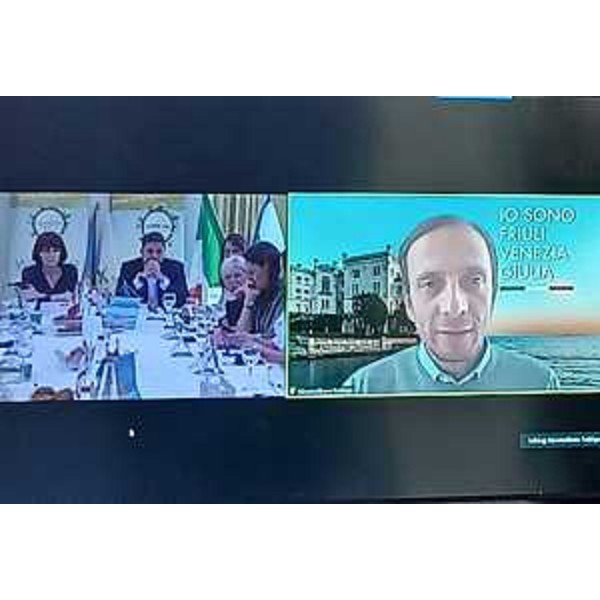 Una fase del collegamento tra il governatore della Regione Massimiliano Fedriga e la municipalità di Modi'in in Israele per la firma dell'accordo - Una fase del collegamento tra il governatore della Regione Massimiliano Fedriga e la municipalità di Modi'in in Israele per la firma dell'accordo