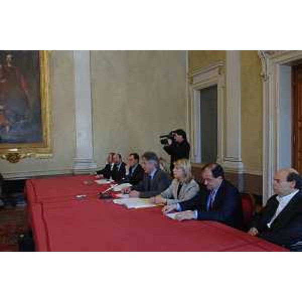 Il Presidente della Regione Friuli Venezia Giulia Renzo Tondo presenta i suoi Assessori alla stampa, nella sede della Regione a Trieste. (Trieste 05/05/08)