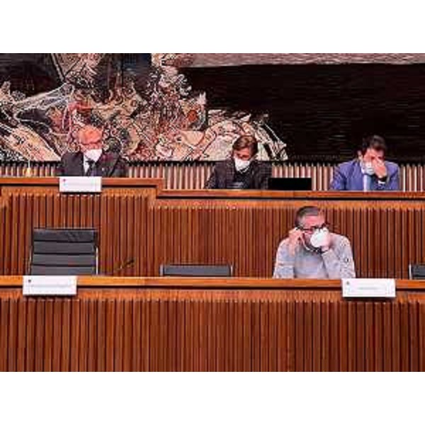 Il presidente del Cr Fvg, Piero Mauro Zanin, e l'assessore regionale Pierpoaolo Roberti - Il presidente del Cr Fvg, Piero Mauro Zanin, e l'assessore regionale Pierpoaolo Roberti