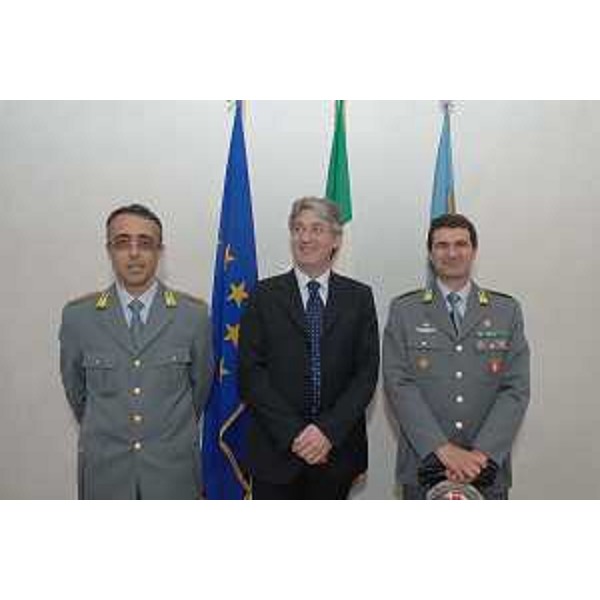 Giorgio Pani (Colonnello responsabile provinciale Guardia di Finanza Trieste), Renzo Tondo (Presidente Friuli Venezia Giulia) e Gianluigi Miglioli (Generale comandante regionale FVG Guardia di Finanza) nella sede della Regione a Trieste. (Trieste 12/05/08) 