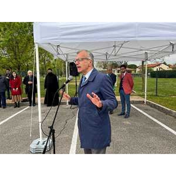 Il presidente del Cr Fvg, Piero Mauro Zanin, interviene durante la cerimonia - Il presidente del Cr Fvg, Piero Mauro Zanin, interviene durante la cerimonia