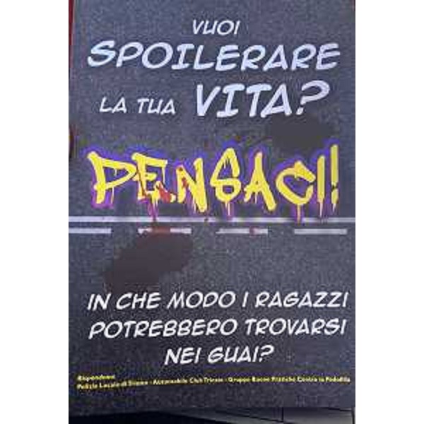 La copertina dell'indagine pubblicata dal Comune di Trieste nell'ambito del progetto educativo svolto dalla Polizia locale - La copertina dell'indagine pubblicata dal Comune di Trieste nell'ambito del progetto educativo svolto dalla Polizia locale