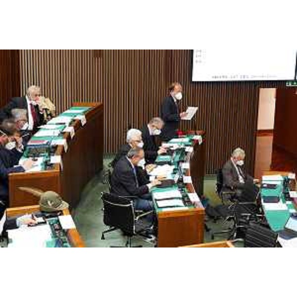 Due dei componenti del Gruppo Misto sui banchi del Consiglio regionale - Due dei componenti del Gruppo Misto sui banchi del Consiglio regionale