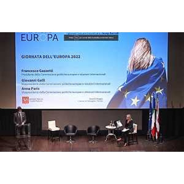 Un momento del dibattito ospitato dal Festival dell'Europa a Firenze - Un momento del dibattito ospitato dal Festival dell'Europa a Firenze